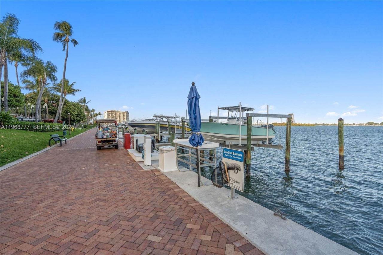 4000 Towerside Ter , Unit 1712, Miami, FL 33138 Photo