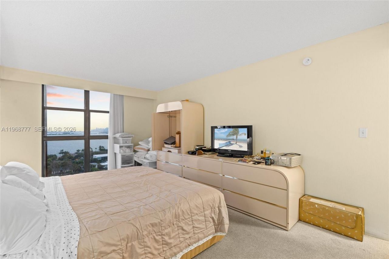 4000 Towerside Ter , Unit 1712, Miami, FL 33138 Photo