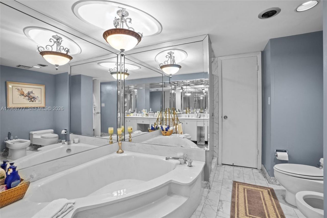 4000 Towerside Ter , Unit 1712, Miami, FL 33138 Photo