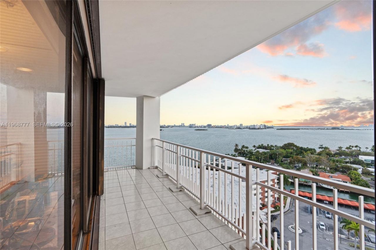 4000 Towerside Ter , Unit 1712, Miami, FL 33138 Photo