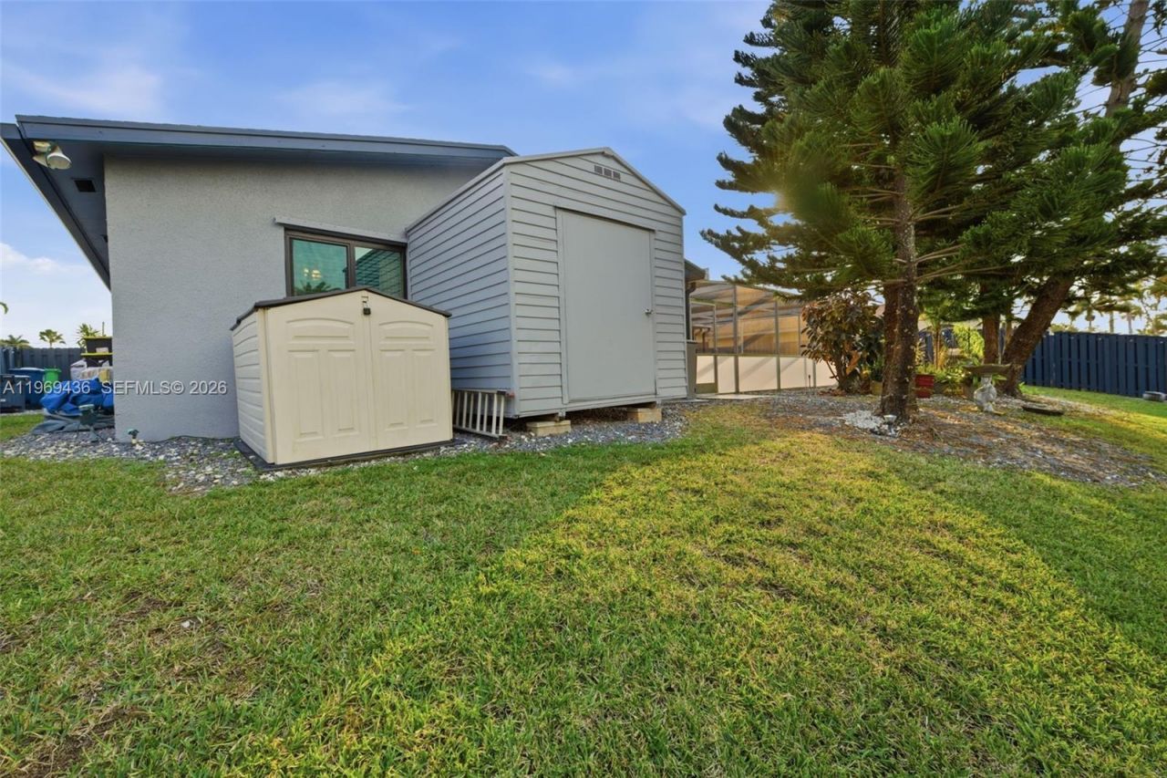 11435 NW 41st St, Sunrise, FL 33323 Photo