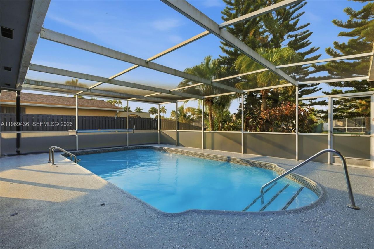 11435 NW 41st St, Sunrise, FL 33323 Photo