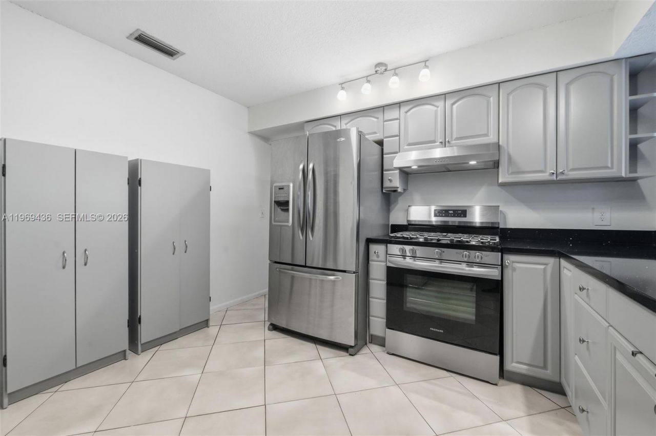 11435 NW 41st St, Sunrise, FL 33323 Photo