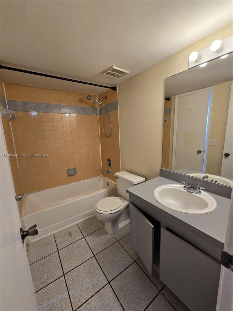 670 NW 85th Pl, Unit 11-210, Miami, FL 33126 Photo