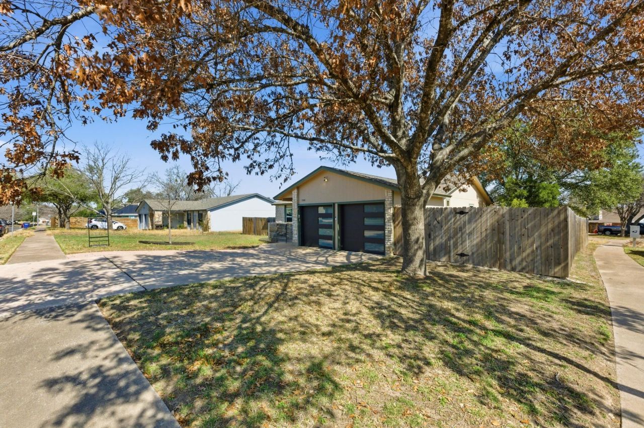 13101 Dauphine St, Austin, TX 78727 Main Photo