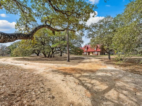 1240 County Road 324, Adkins, TX 78101