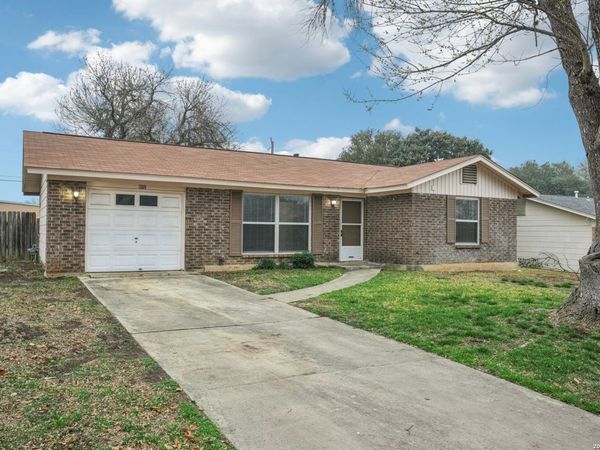 318 Balboa Drive, Universal City, TX 78148