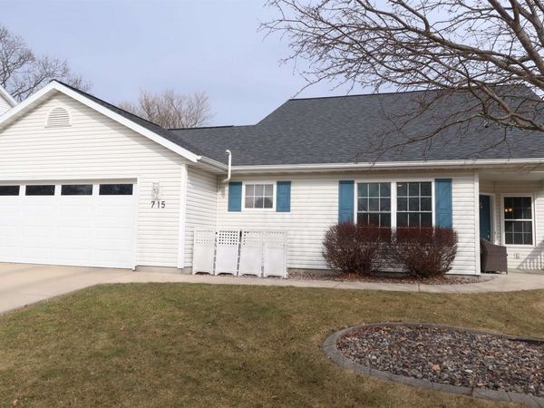 715 N Heatherstone Drive, Sun Prairie, WI 53590