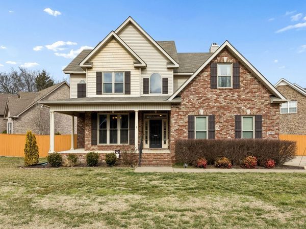 2820 Maylon Dr, Murfreesboro, TN 37128