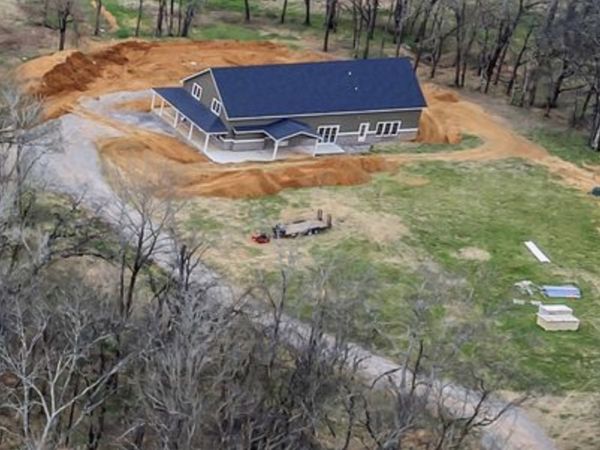 2372 Darks Mill Rd, Columbia, TN 38401