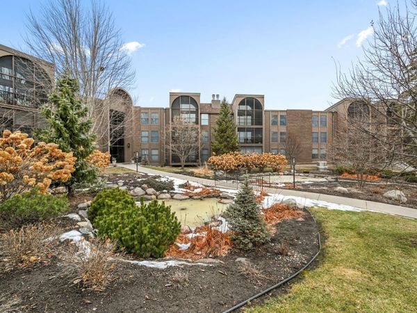 9700 Portland Avenue S, Unit 127, Bloomington, MN 55420