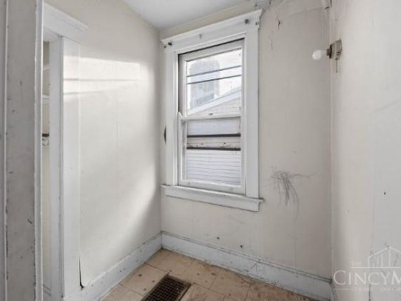 1613 Pulte Street, Cincinnati, OH 45225 Photo 13