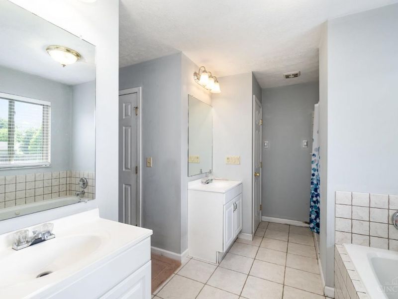 175 Douglas Circle, Georgetown, OH 45121 Photo 12