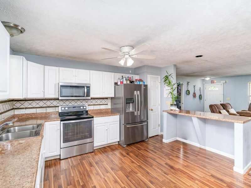 175 Douglas Circle, Georgetown, OH 45121 Photo 6