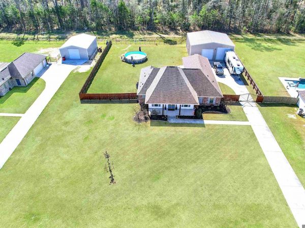 14041 Kaden Creek Dr, Walker, LA 70785