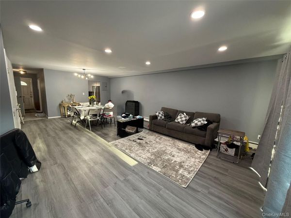 920 Broadway, Unit 5, Woodmere, NY 11598