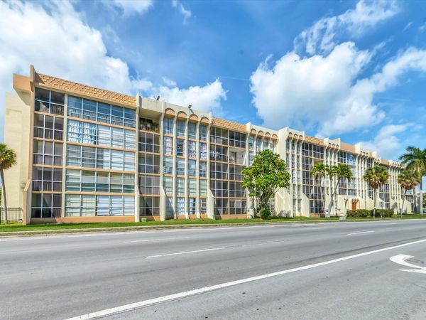 501 Three Islands Boulevard, Unit 507, Hallandale Beach, FL 33009