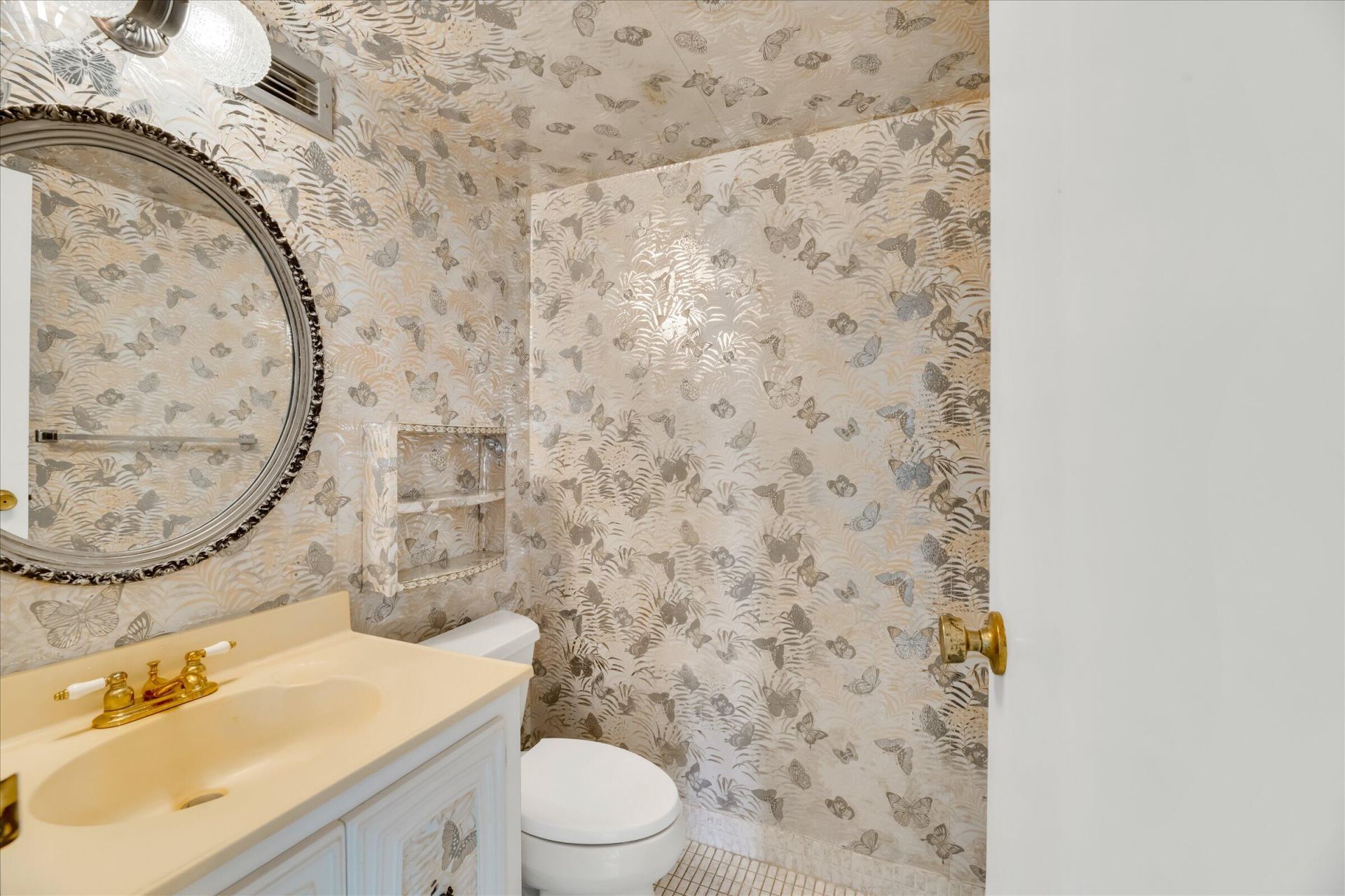 501 Three Islands Boulevard, Unit 507, Hallandale Beach, FL 33009 Photo