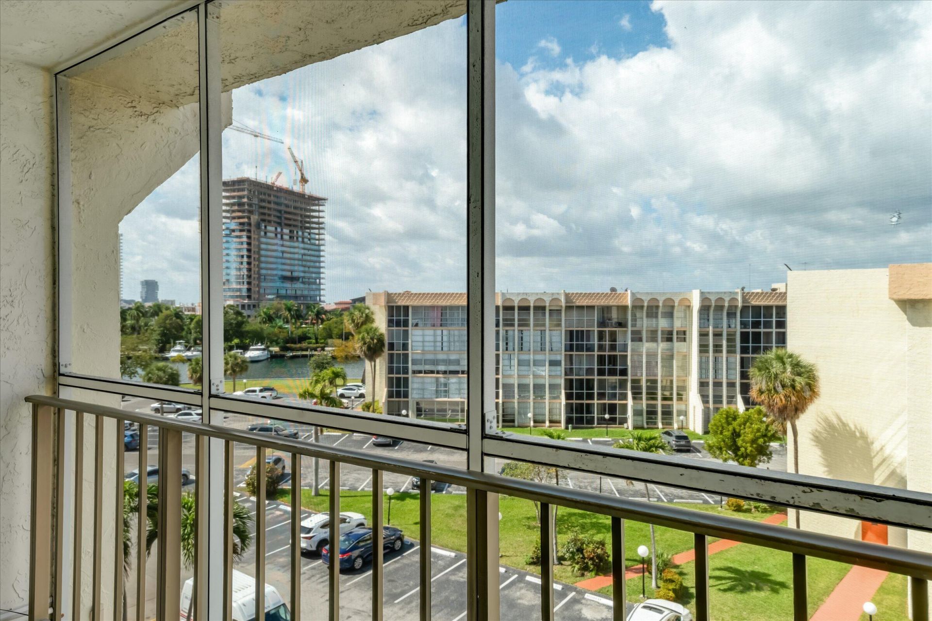 501 Three Islands Boulevard, Unit 507, Hallandale Beach, FL 33009 Photo