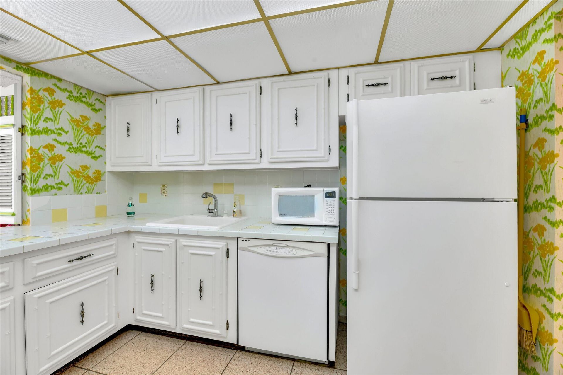 501 Three Islands Boulevard, Unit 507, Hallandale Beach, FL 33009 Photo