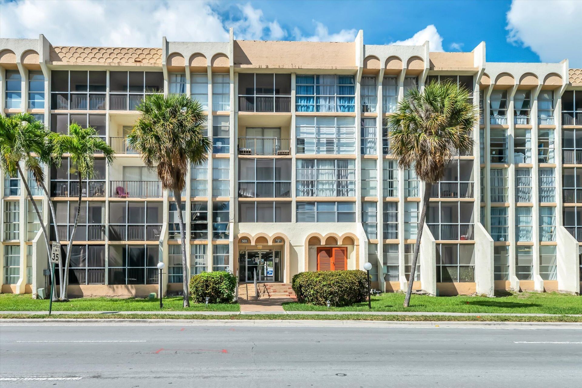 501 Three Islands Boulevard, Unit 507, Hallandale Beach, FL 33009 Photo
