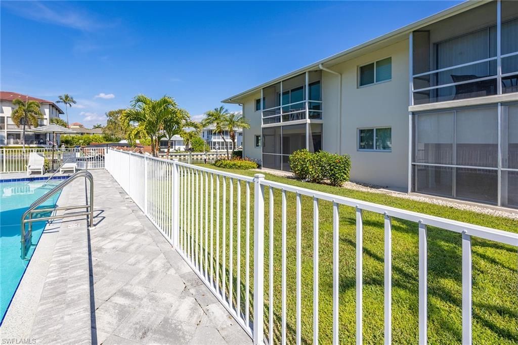 1417 Chesapeake Ave, Unit 104, Naples, FL 34102 Photo