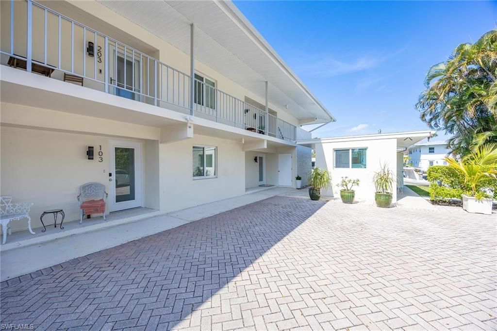 1417 Chesapeake Ave, Unit 104, Naples, FL 34102 Photo