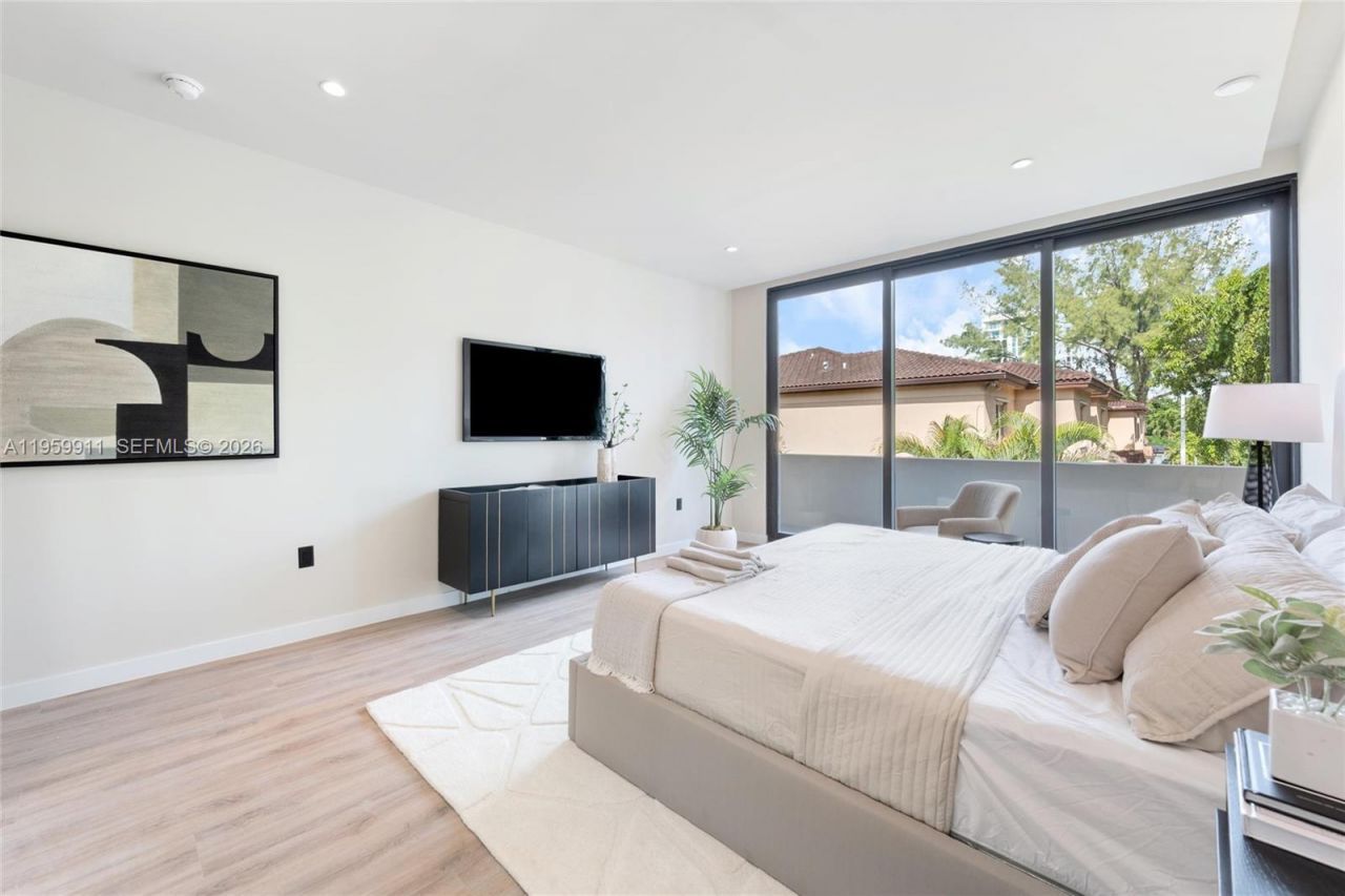 3601 SW 23rd Ter, Unit 1, Miami, FL 33145 Photo