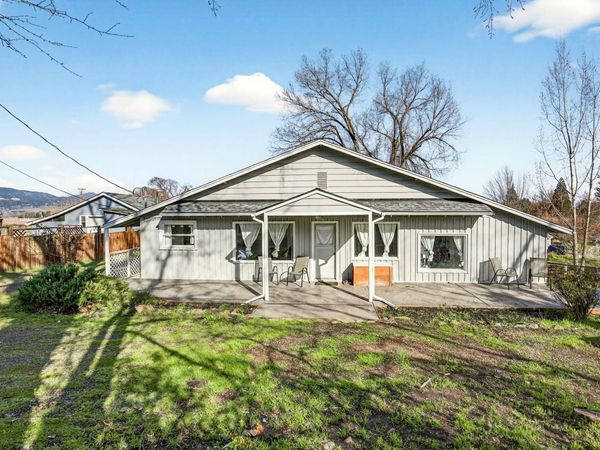 3418 S Stage Road, Medford, OR 97501