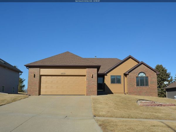 4809 Bradford Ln, Sioux City, IA 51106
