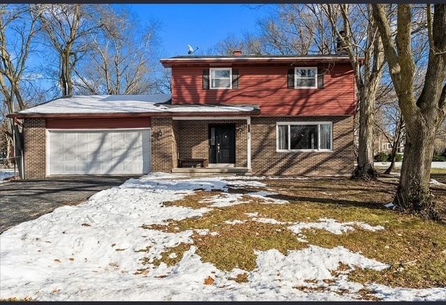 250 N View Street, Hinckley, IL 60520 Main Photo