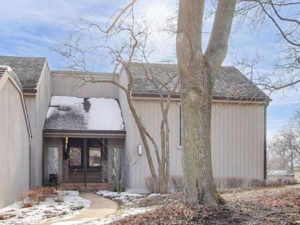 83 THORNHILL Lane, Unit B, Lake Barrington, IL 60010