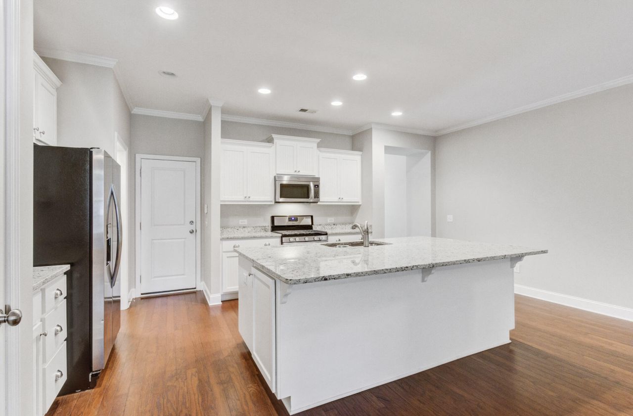 2005 Kings Gate Lane Photo 4