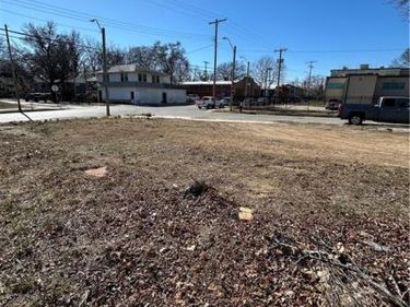 5204 E 24 Street, Kansas City, MO 64127