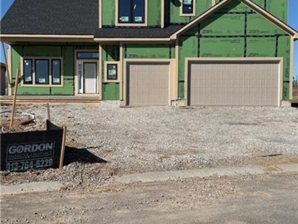 6004 Apache Drive, Shawnee, KS 66226