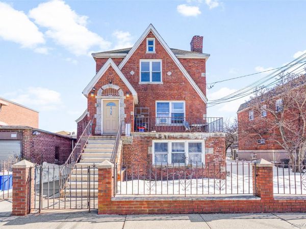 2736 Colden Avenue , Bronx, NY 10469