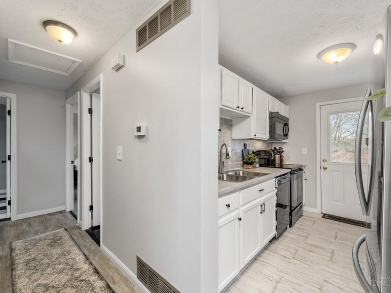 11484 Ravensburg Court, Forest Park, OH 45240 Photo 10