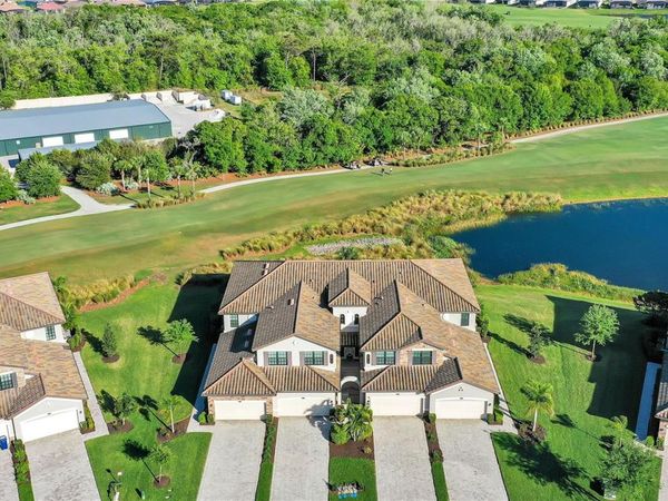 5815 WAKE FOREST RUN, Unit 103, LAKEWOOD RANCH, FL 34211