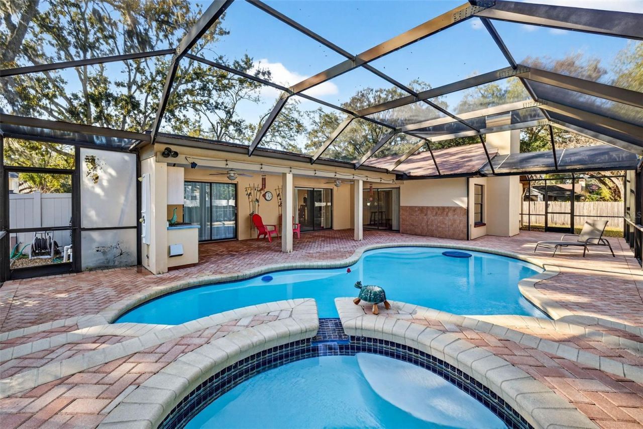 6418 Jacqueline Arbor Drive, Temple Terrace, FL 33617 Photo