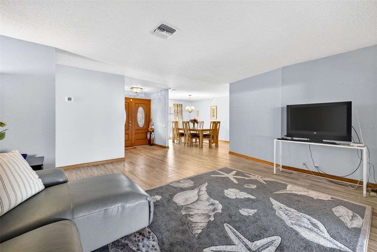 6418 Jacqueline Arbor Drive, Temple Terrace, FL 33617 Photo