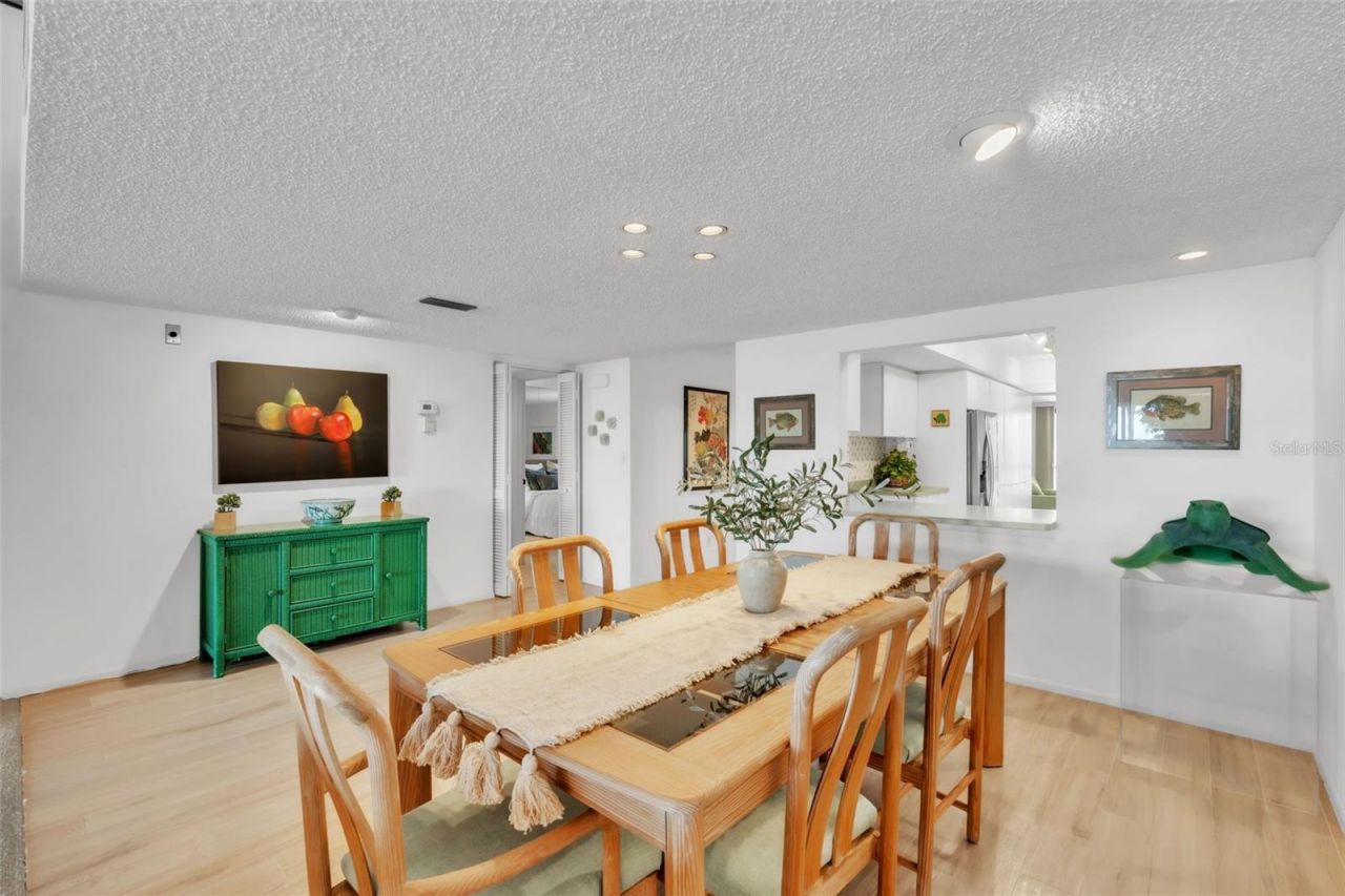 5635 Gulf Of Mexico Drive, Unit 202, Longboat Key, FL 34228 Photo