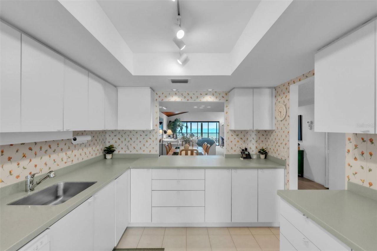 5635 Gulf Of Mexico Drive, Unit 202, Longboat Key, FL 34228 Photo