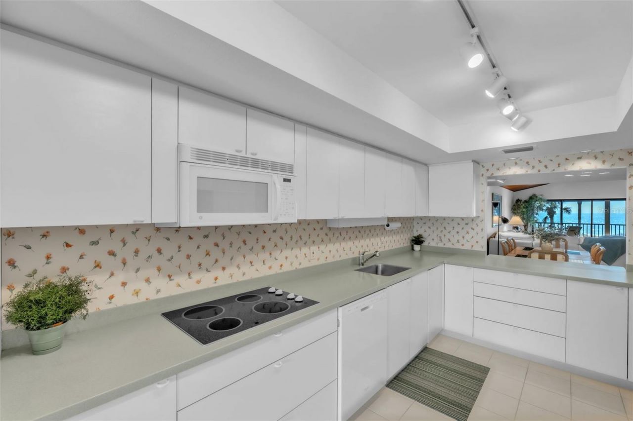 5635 Gulf Of Mexico Drive, Unit 202, Longboat Key, FL 34228 Photo