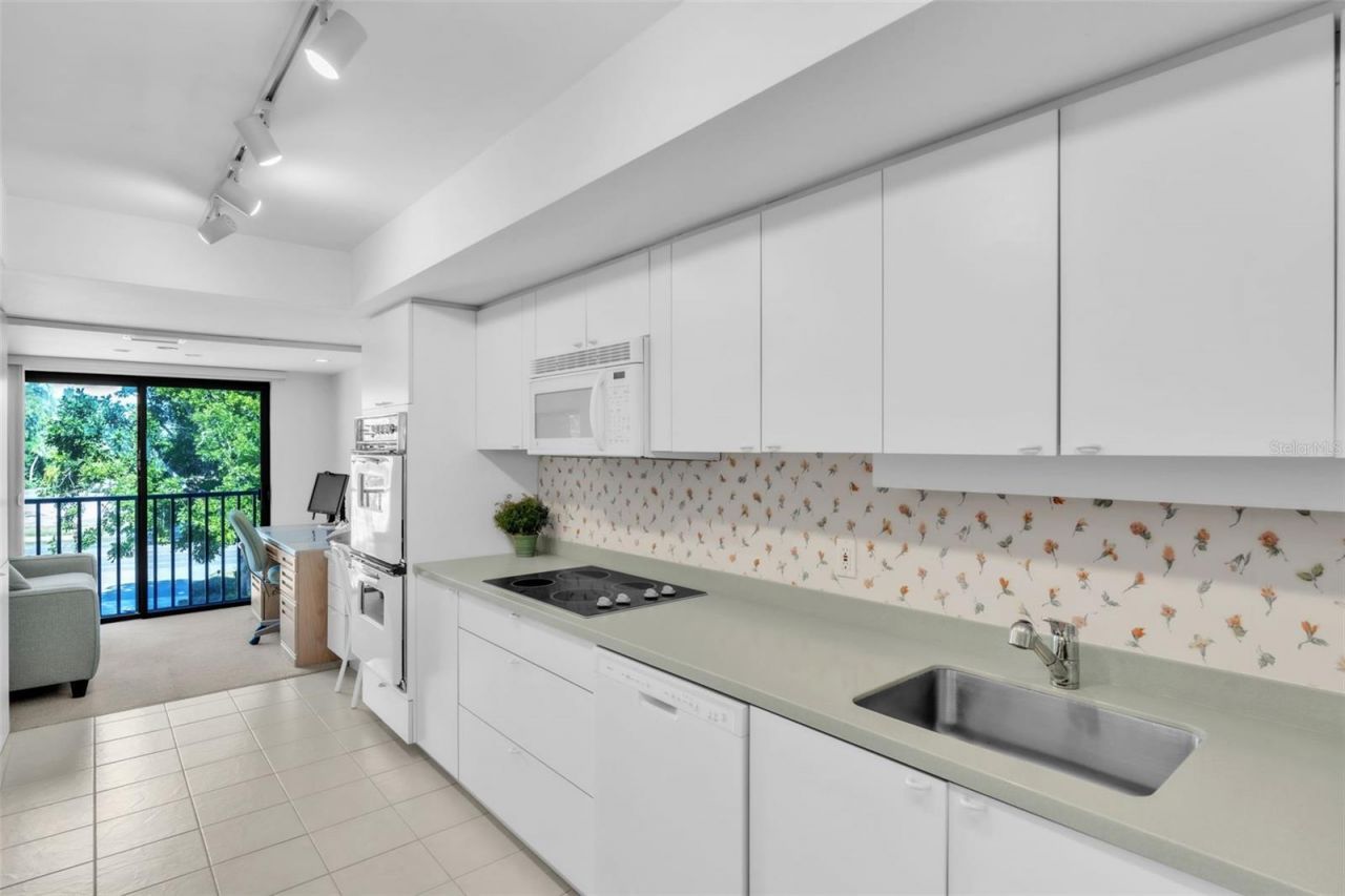 5635 Gulf Of Mexico Drive, Unit 202, Longboat Key, FL 34228 Photo