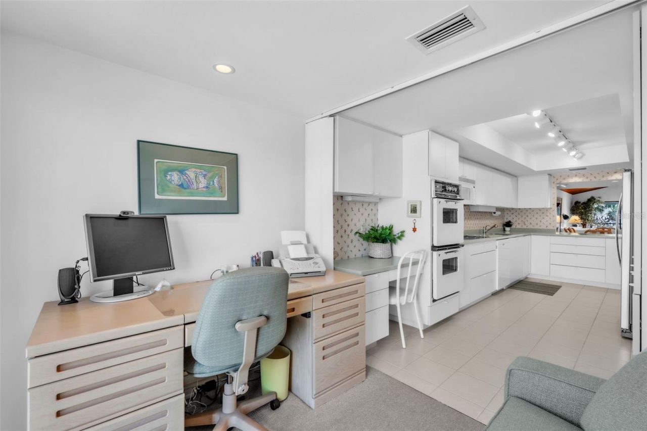 5635 Gulf Of Mexico Drive, Unit 202, Longboat Key, FL 34228 Photo