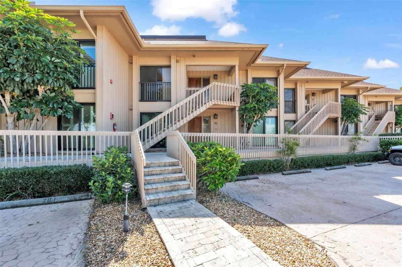 5635 Gulf Of Mexico Drive, Unit 202, Longboat Key, FL 34228 Photo