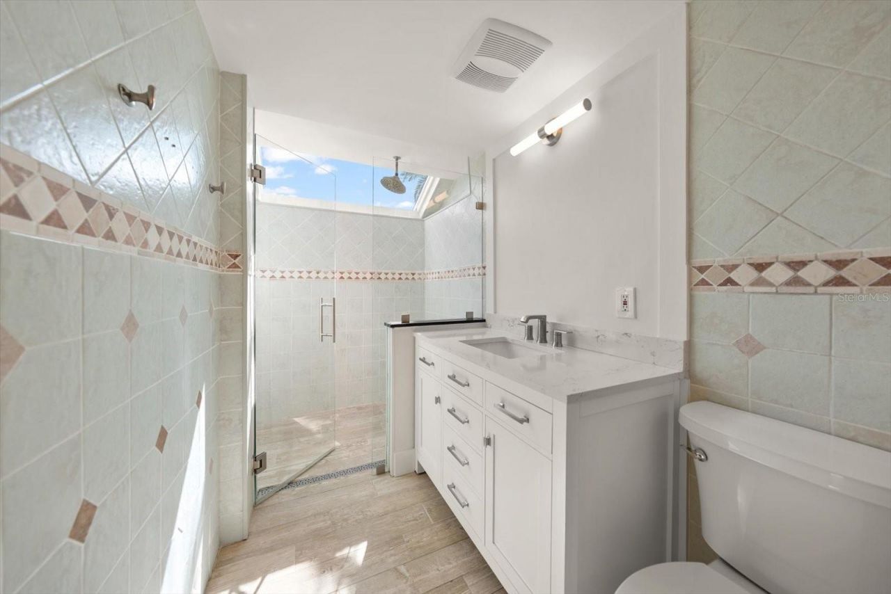 6667 Greenbrier Drive, Seminole, FL 33777 Photo