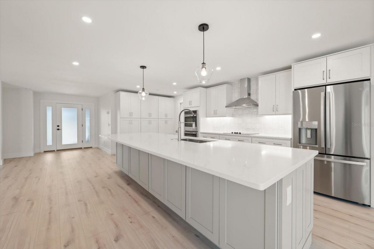 6667 Greenbrier Drive, Seminole, FL 33777 Photo