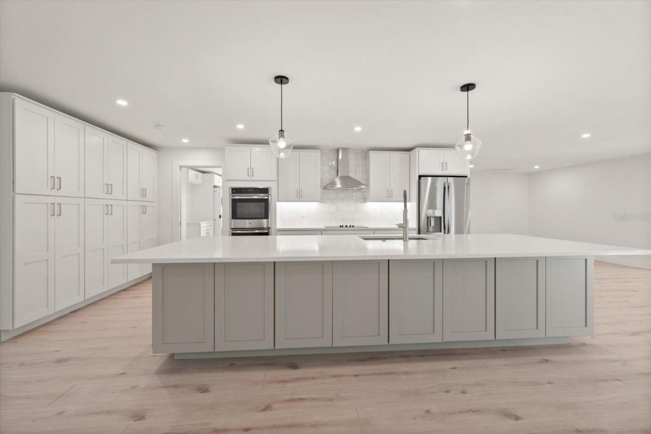 6667 Greenbrier Drive, Seminole, FL 33777 Photo