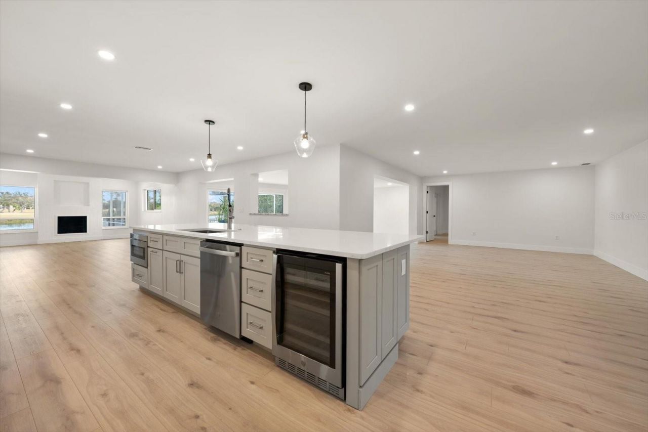 6667 Greenbrier Drive, Seminole, FL 33777 Photo